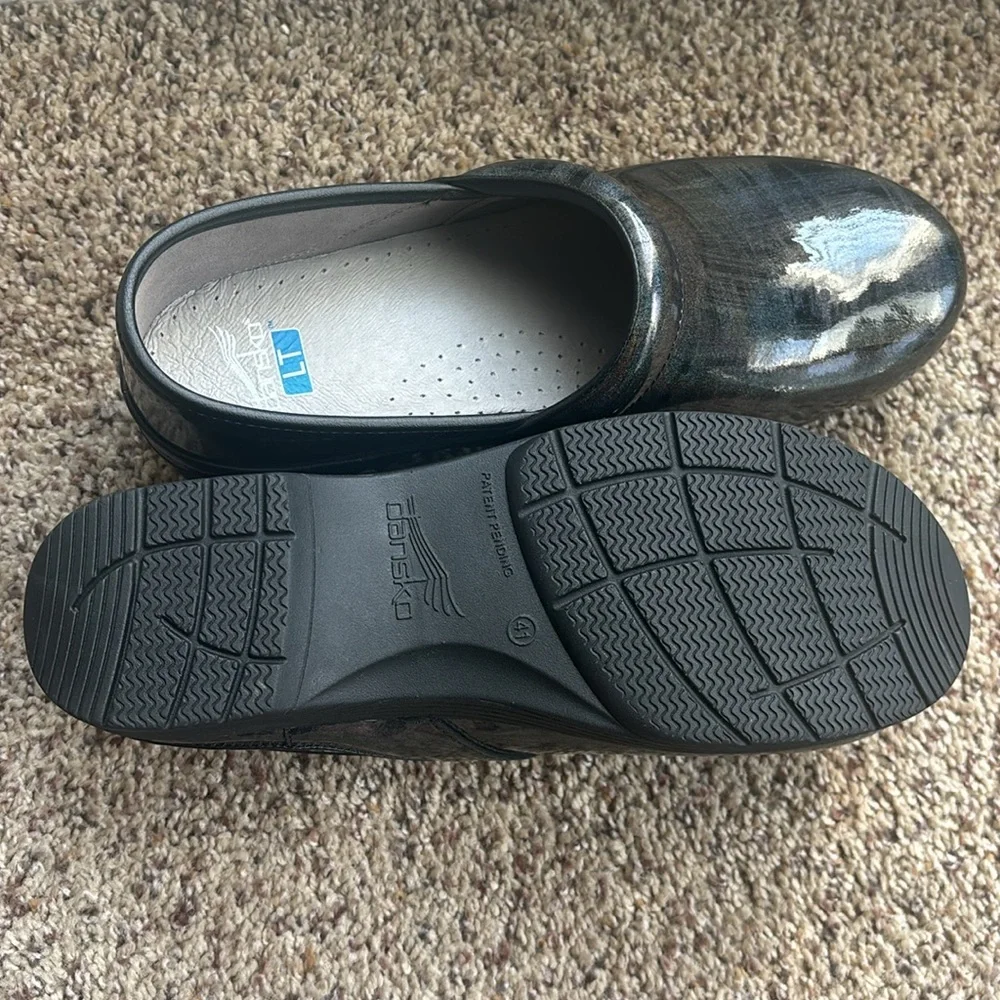 DANSKO WOMEN'S LT PROFESSIONAL METALLIC 
CLOG SIZE 41 = 10.5-11 - Picture 7 of 9